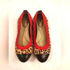 Me Too leopard print ballet flats